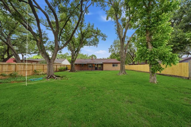 10311 Westray Street, Houston, TX 77043