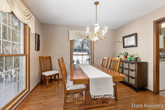 907 N Glenwood Drive, Hastings, MI 49058