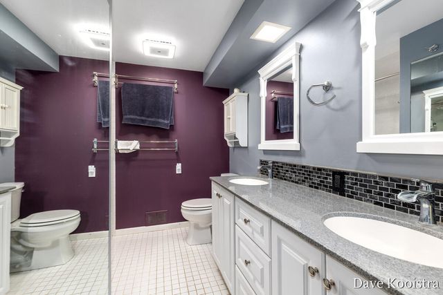 907 N Glenwood Drive, Hastings, MI 49058