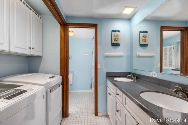 907 N Glenwood Drive, Hastings, MI 49058