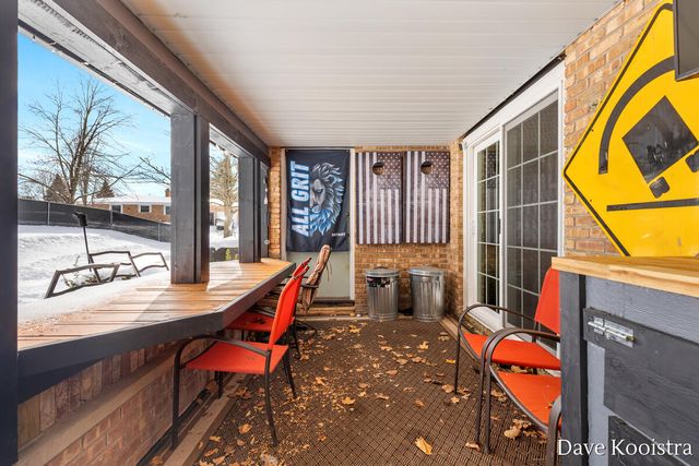 907 N Glenwood Drive, Hastings, MI 49058