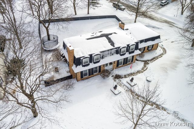 907 N Glenwood Drive, Hastings, MI 49058