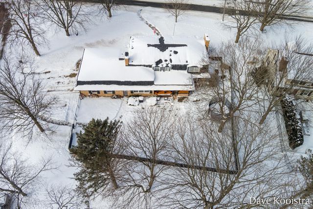 907 N Glenwood Drive, Hastings, MI 49058