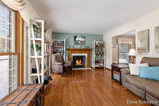 907 N Glenwood Drive, Hastings, MI 49058