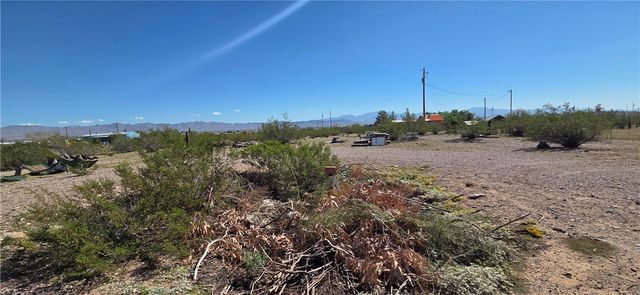 820 S Elfrida Road, Golden Valley, AZ 86413