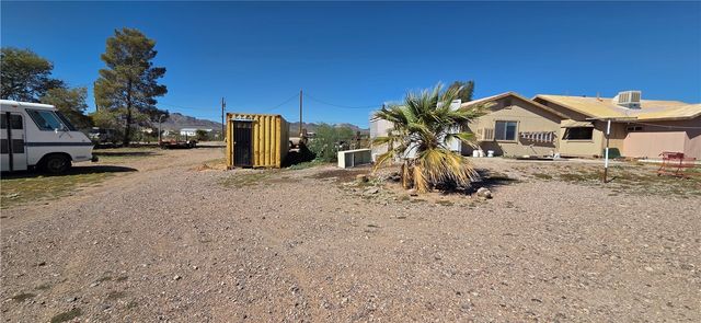 820 S Elfrida Road, Golden Valley, AZ 86413