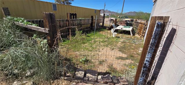 820 S Elfrida Road, Golden Valley, AZ 86413