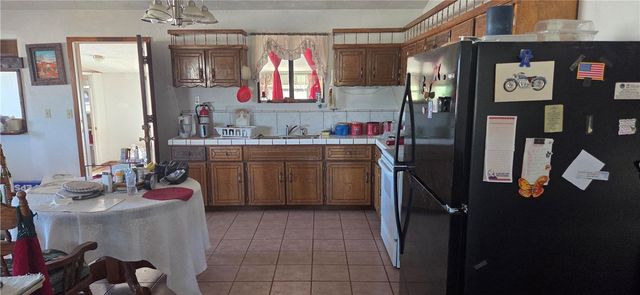 820 S Elfrida Road, Golden Valley, AZ 86413