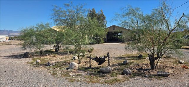 820 S Elfrida Road, Golden Valley, AZ 86413