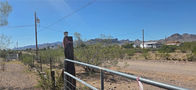 820 S Elfrida Road, Golden Valley, AZ 86413