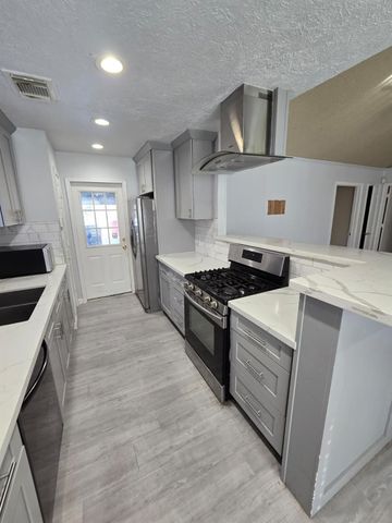 11606 Glenhollow Drive, Houston, TX 77048