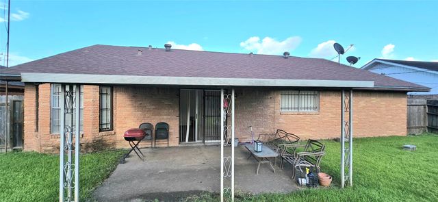 11606 Glenhollow Drive, Houston, TX 77048