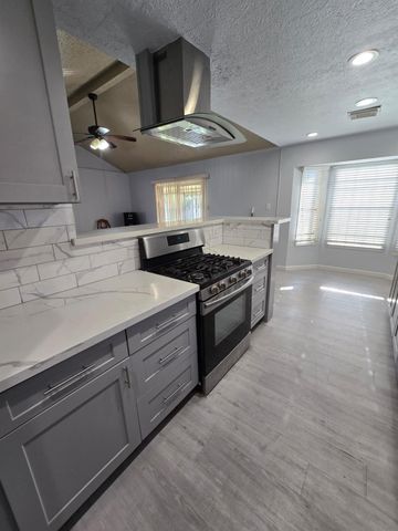 11606 Glenhollow Drive, Houston, TX 77048