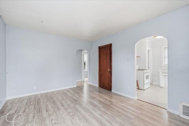 744 Central Avenue, Evansdale, IA 50707