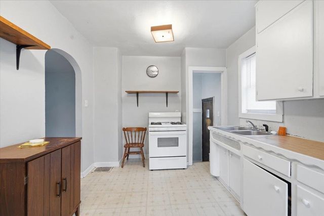744 Central Avenue, Evansdale, IA 50707