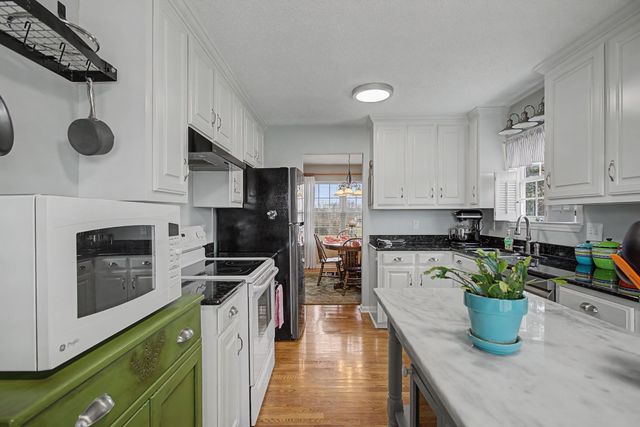 397 Canaan Rd, Columbia, TN 38401