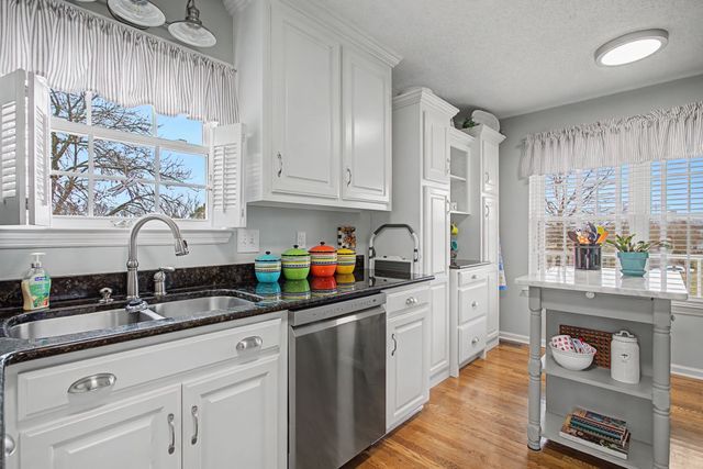 397 Canaan Rd, Columbia, TN 38401