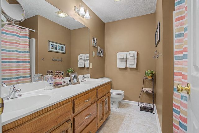 397 Canaan Rd, Columbia, TN 38401