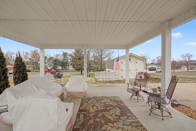 397 Canaan Rd, Columbia, TN 38401