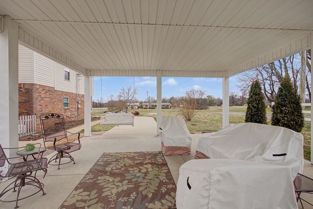 397 Canaan Rd, Columbia, TN 38401