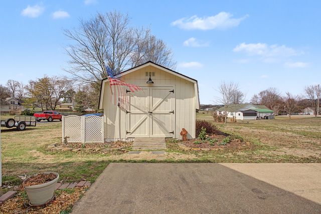 397 Canaan Rd, Columbia, TN 38401