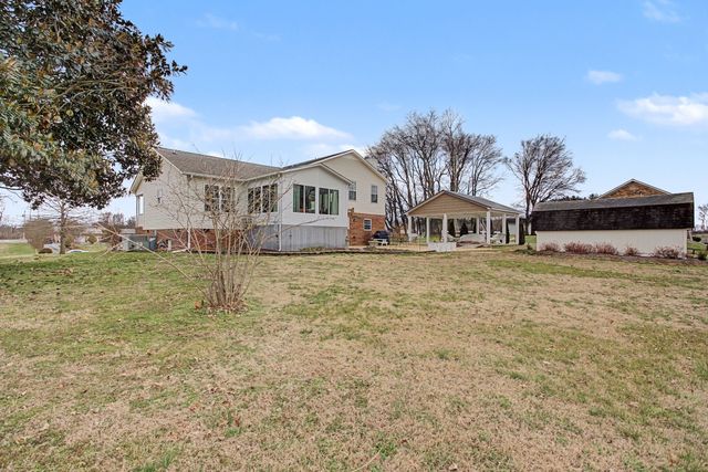 397 Canaan Rd, Columbia, TN 38401