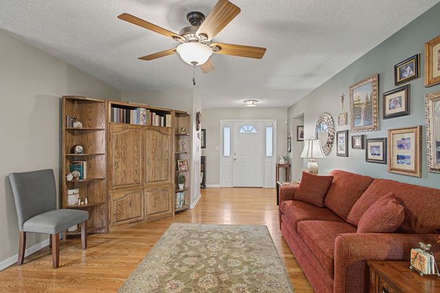 397 Canaan Rd, Columbia, TN 38401