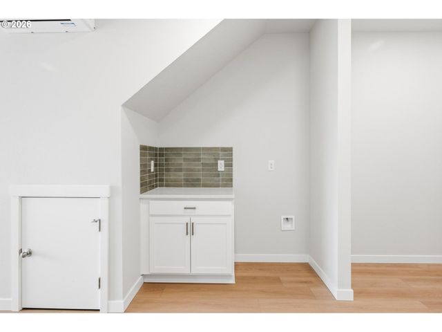 1228 Se 151 St Ave, Portland, OR 97233