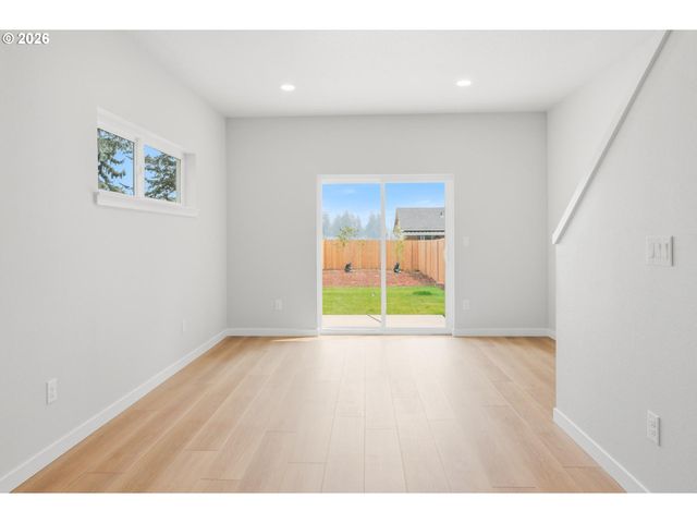 1228 Se 151 St Ave, Portland, OR 97233