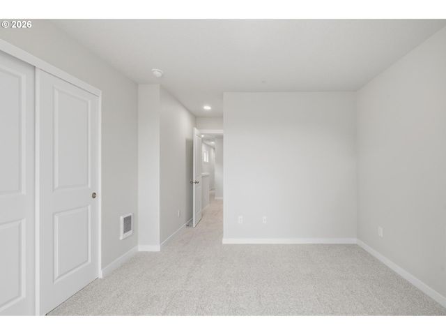 1228 Se 151 St Ave, Portland, OR 97233