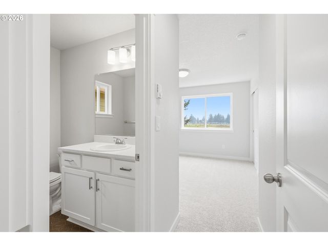 1228 Se 151 St Ave, Portland, OR 97233