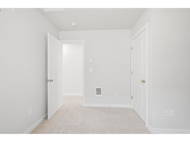 1228 Se 151 St Ave, Portland, OR 97233
