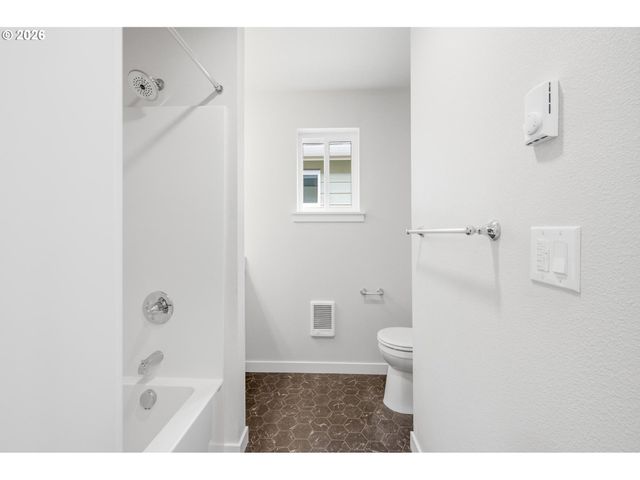 1228 Se 151 St Ave, Portland, OR 97233