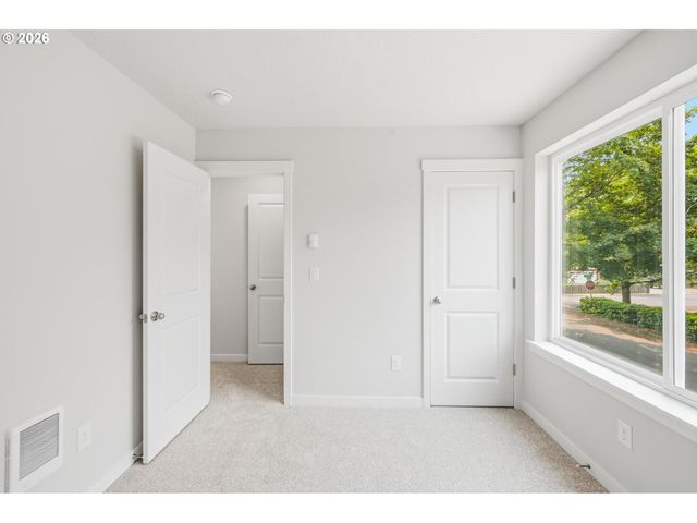 1228 Se 151 St Ave, Portland, OR 97233
