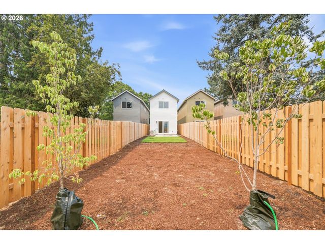 1228 Se 151 St Ave, Portland, OR 97233