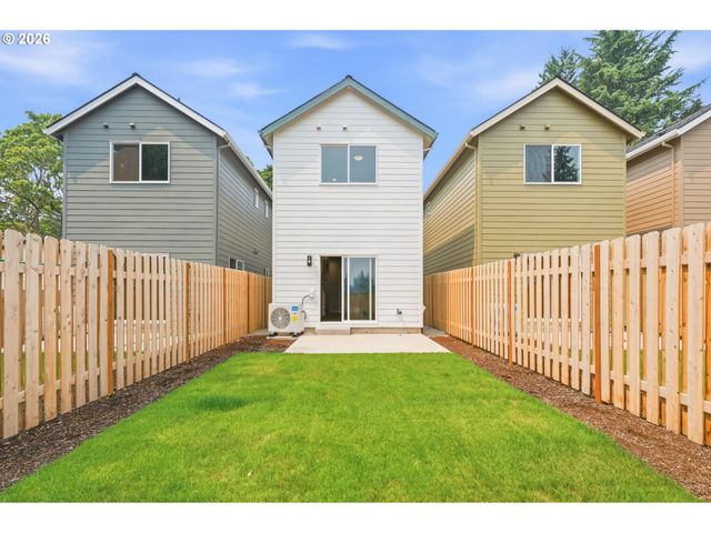 1228 Se 151 St Ave, Portland, OR 97233