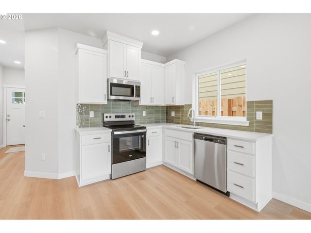 1228 Se 151 St Ave, Portland, OR 97233