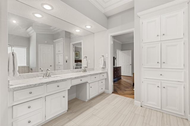 5827 Mountain View Drive, Houston, TX 77345