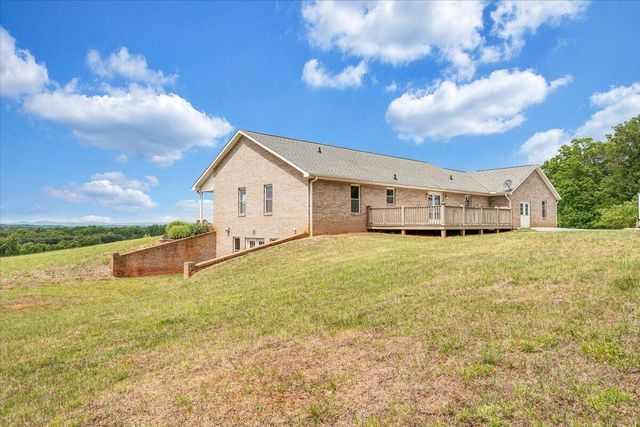 268 Sweetwater Bay DR, Penhook, VA 24137