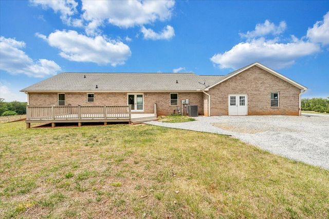 268 Sweetwater Bay DR, Penhook, VA 24137