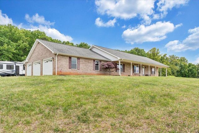 268 Sweetwater Bay DR, Penhook, VA 24137