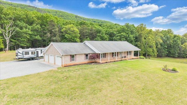 268 Sweetwater Bay DR, Penhook, VA 24137
