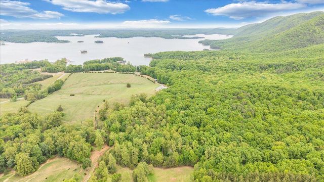 268 Sweetwater Bay DR, Penhook, VA 24137