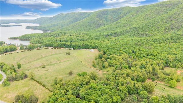 268 Sweetwater Bay DR, Penhook, VA 24137
