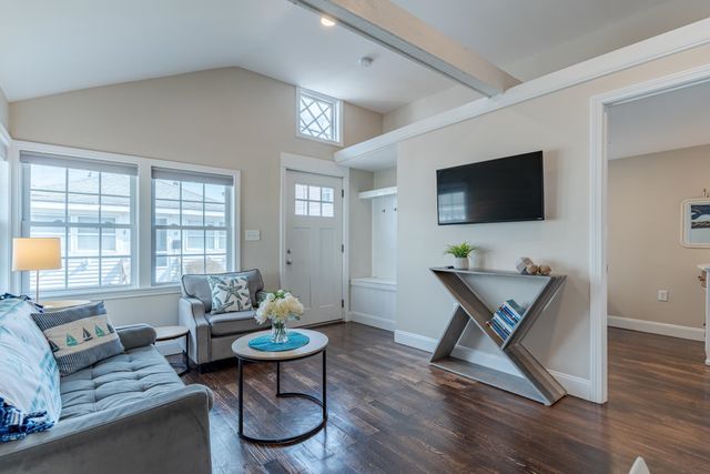 17 Kentville Terrace, Hampton, NH 03842