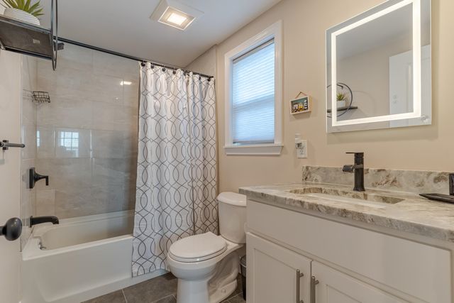 17 Kentville Terrace, Hampton, NH 03842
