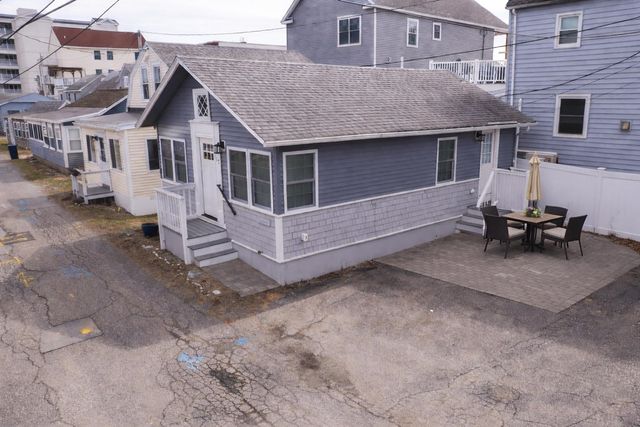 17 Kentville Terrace, Hampton, NH 03842