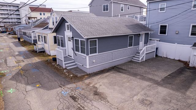 17 Kentville Terrace, Hampton, NH 03842