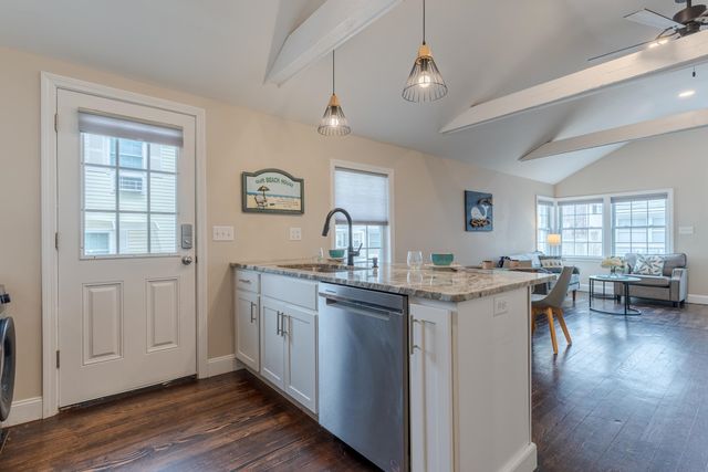 17 Kentville Terrace, Hampton, NH 03842