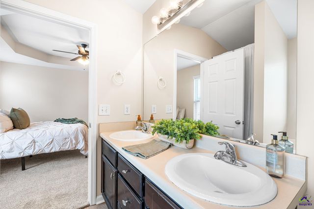 502 Arrie Drive, Byron, GA 31008